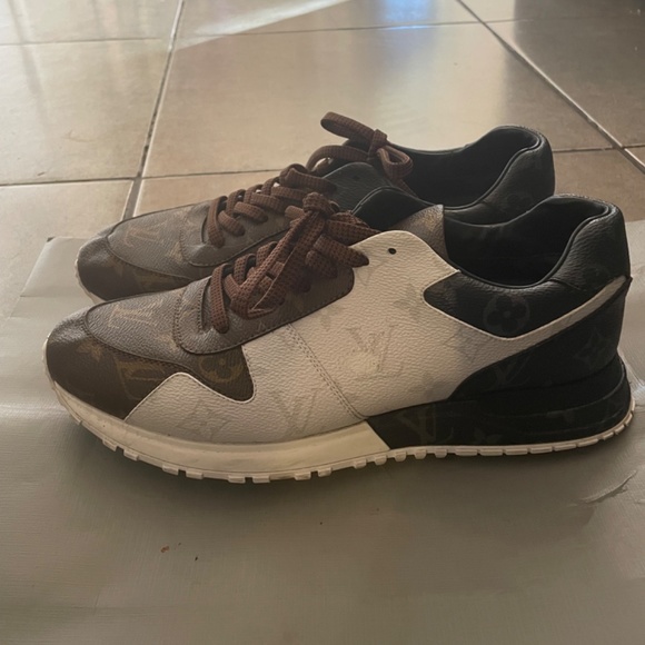 Selling Louis Vuitton Run Away’s Only Wore Once (Size 6 1/2) Authentic Designer - Picture 4 of 5